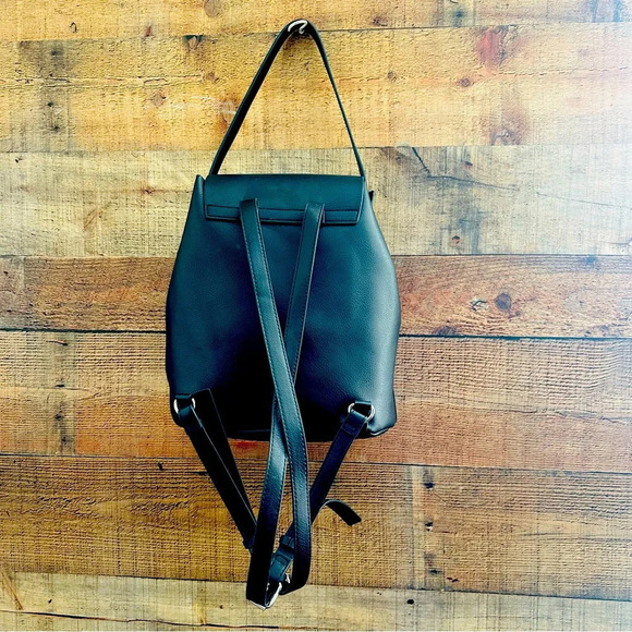 Zara Basics Collections Convertible Shoulder/Backpack Bag - Picture 2 of 12